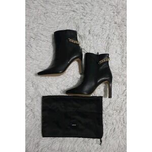 Express Boots Size 9 With Gold Chain NWT With Black Express Bag Size 4 inch Heel